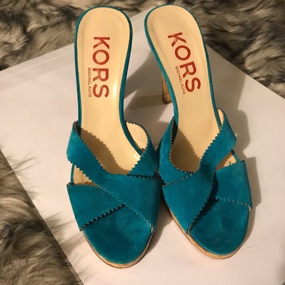 Michael Kors slip on heels - Picture 3 of 6